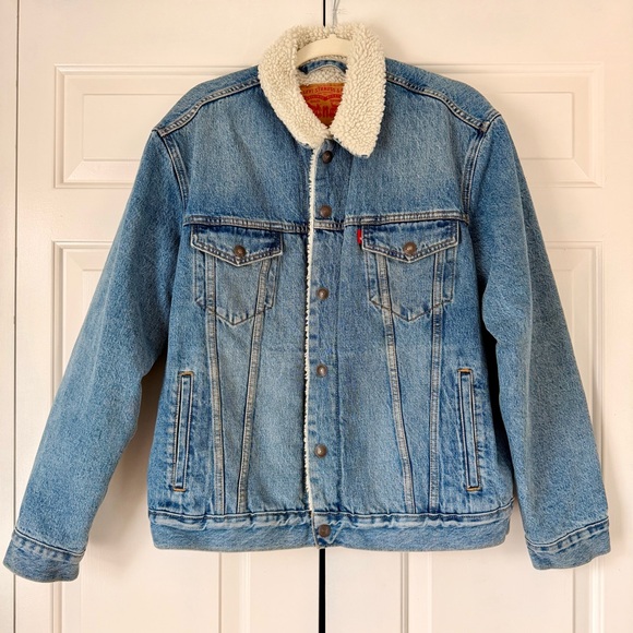 Levi's Other - Levi’s Sherpa Lined Denim Jacket Size L Vintage Trucker